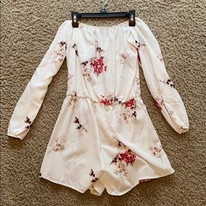 Cute floral romper (only worn once!!)